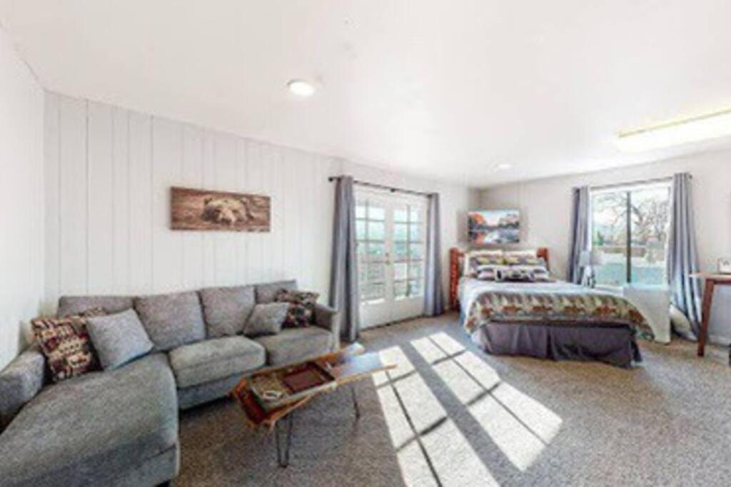 Couples Hideout In Heart Of Oakhurst Exterior photo